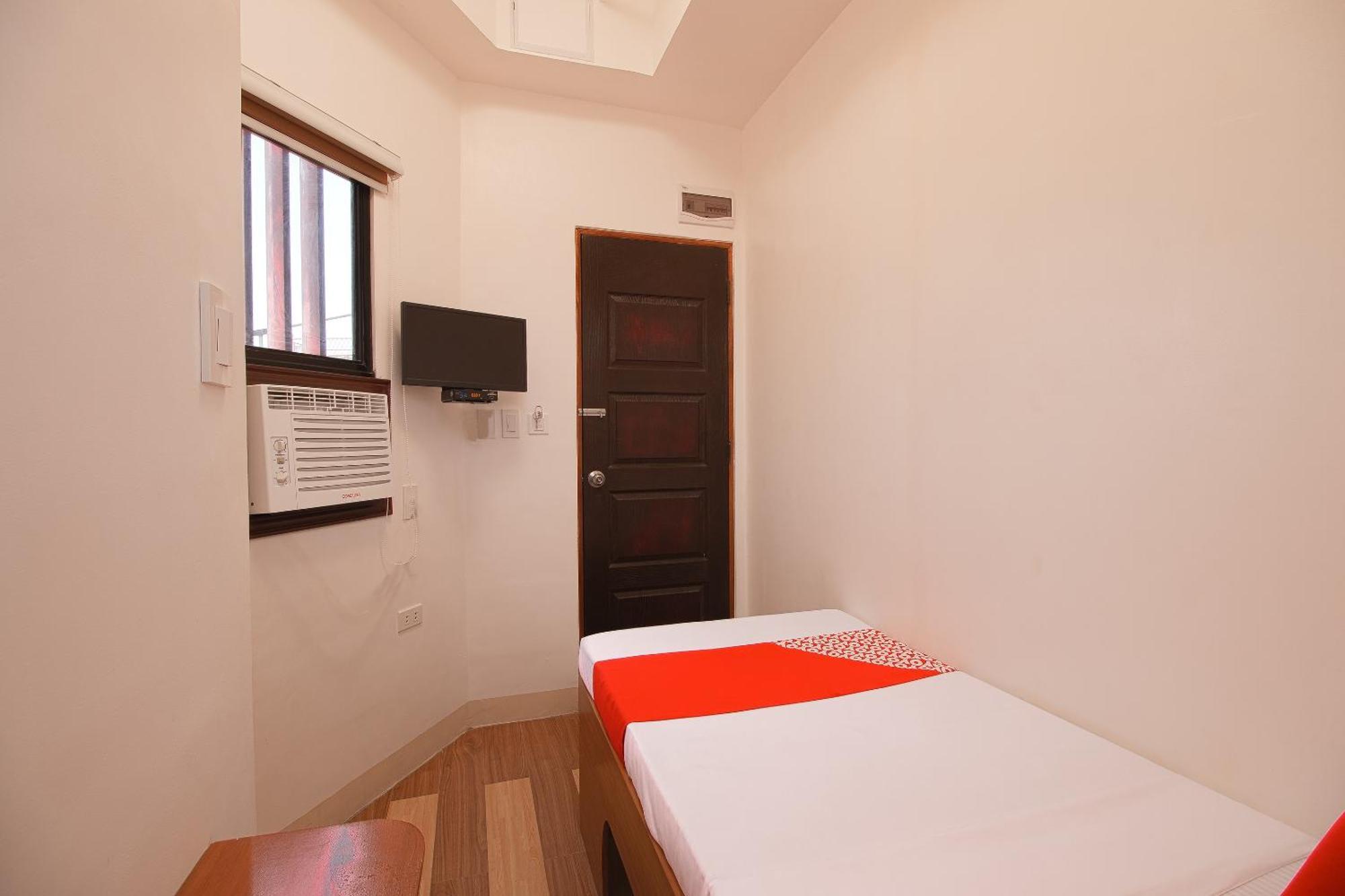 Oyo 685 K Fortune Apartelle Đảo Mactan Ngoại thất bức ảnh